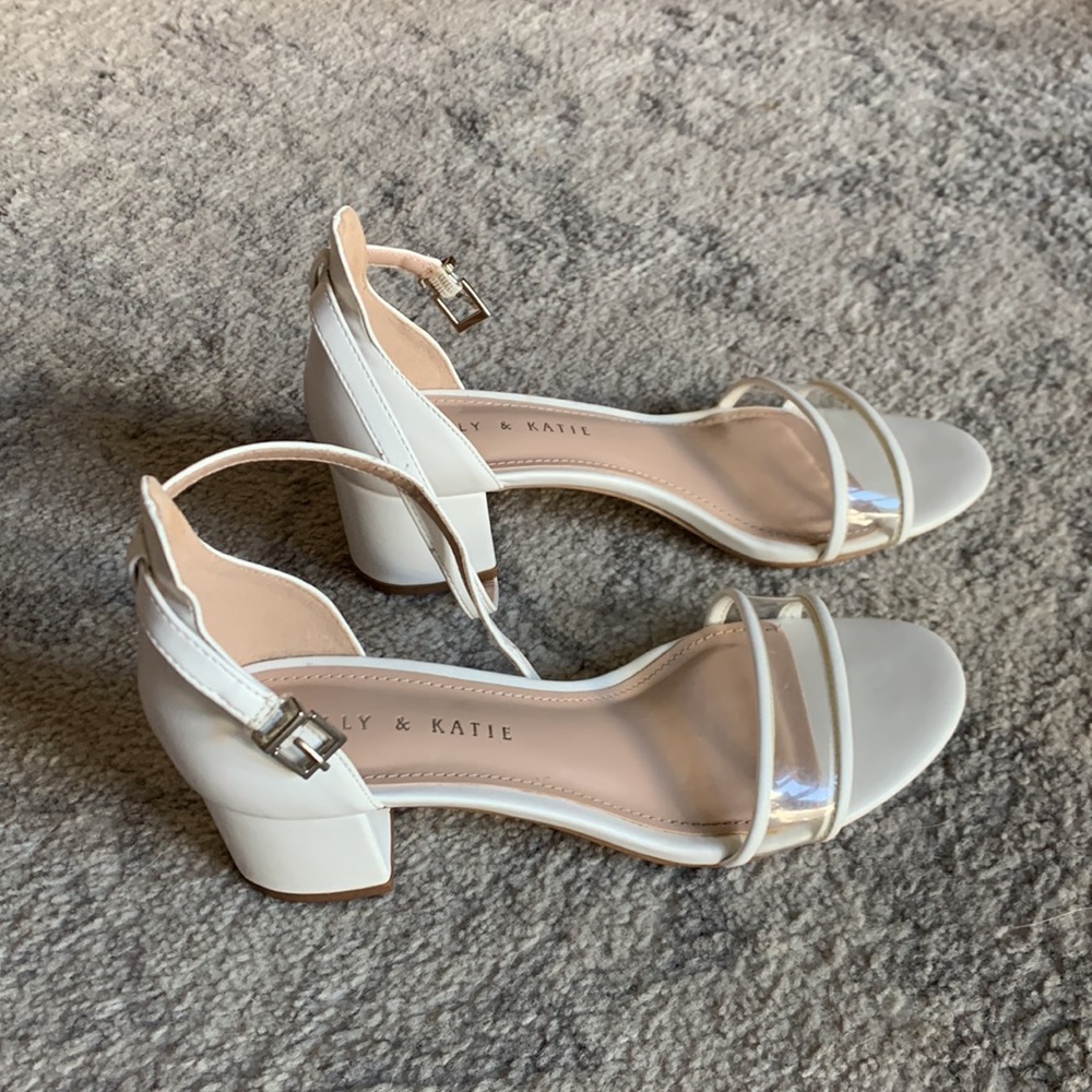 Kelly & Katie White Short Heels 7.5